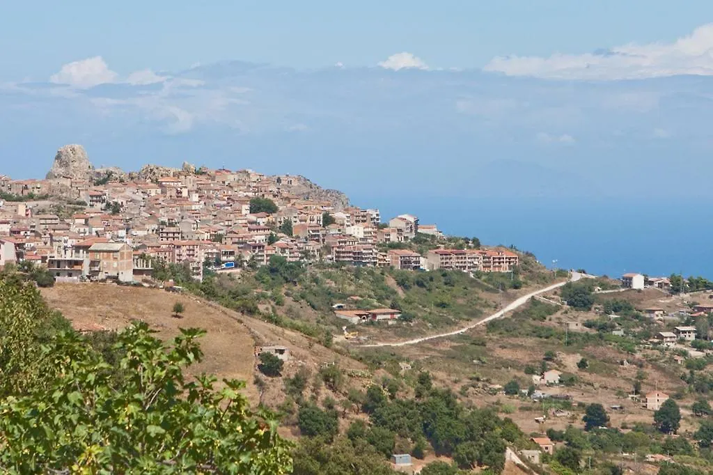 Casa Di Carlo Bed and Breakfast San Fratello Bed & Breakfast